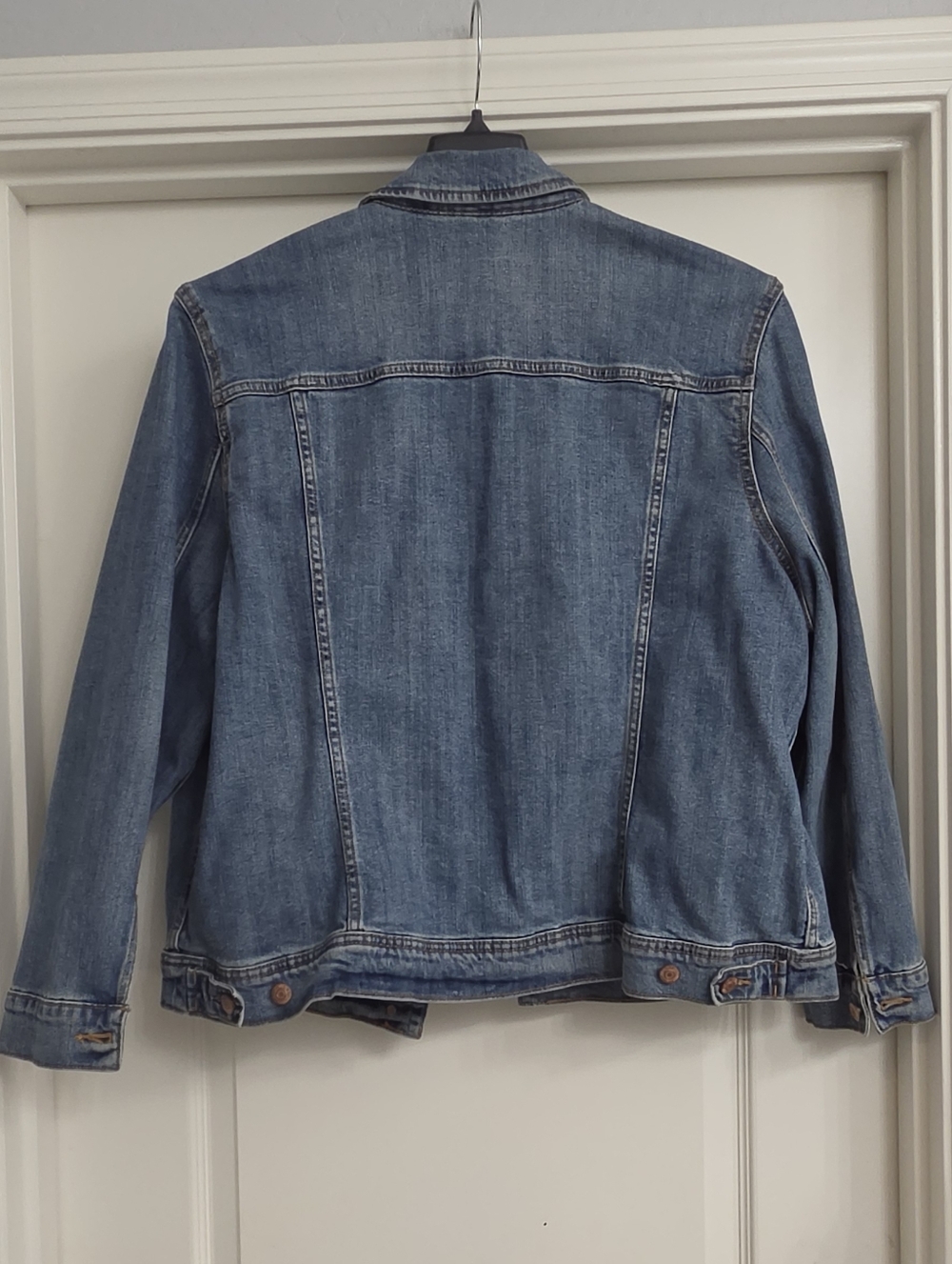 Old Navy Medium Wash Blue Denim Jacket - Picture 2 of 3